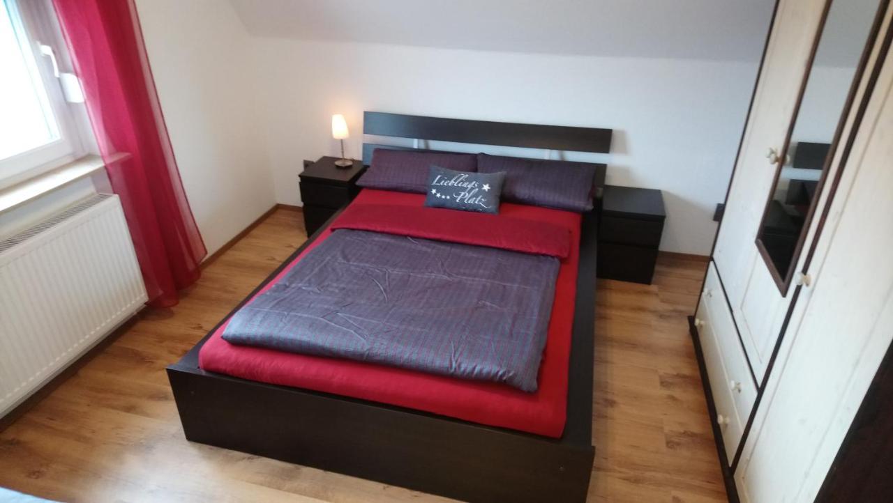 Private Zimmer Bei Der Weser-Ems-Halle Oldenburg Exterior photo